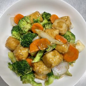 fried tofu, carrots, onion, broccoli
